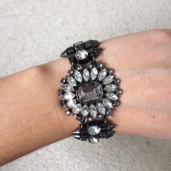 Black Hardware Statement Bracelet NWOT - Picture 1 of 6